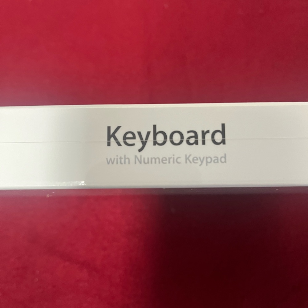 🎉1 HOUR SALE🎉 NWT Apple Keyboard with Numeric Keypad